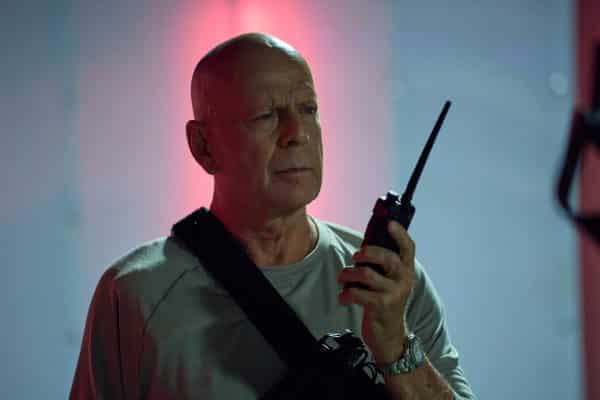 https://www.thehollywoodnews.com/wp-content/uploads/Bruce-Willis-in-Fortress-Snipers-Eye-Signature-Entertainment-2-600x400.jpg